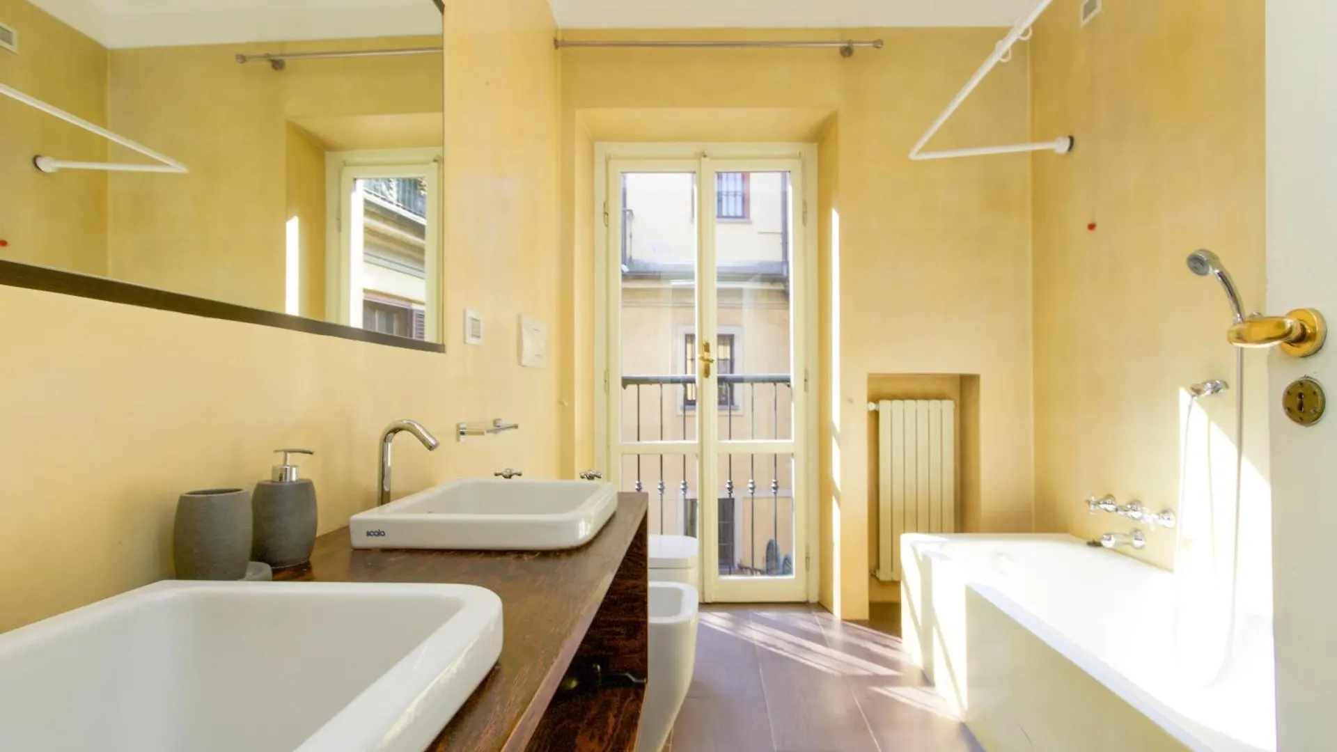 Da Vinci Apartment Duomo Bighouse130Mq Vista Tempio & Terrace Milan Italy